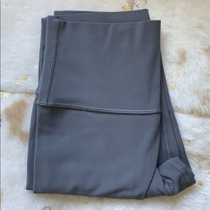 LULULEMON ALIGN CROPS. DARK CARBON. SIZE 4